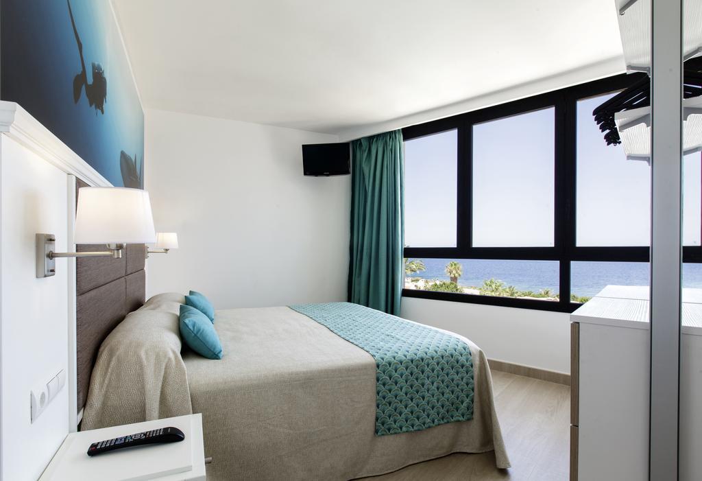Marvell Club Hotel & Apartments Sant Antoni de Portmany Стая снимка